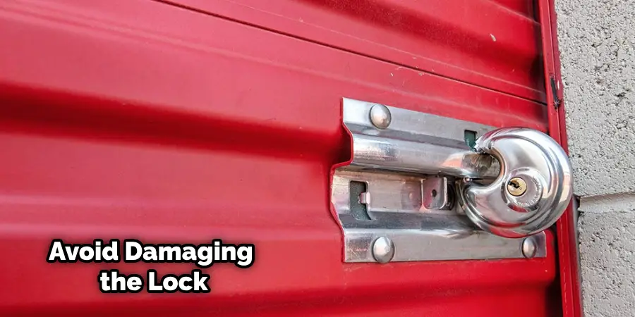 How to Open a U-Haul Lock without Key