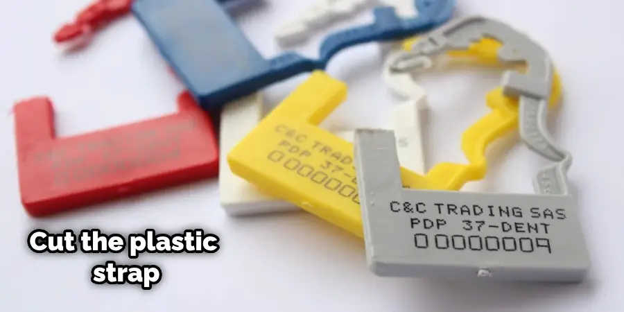 How to Open a Plastic Padlock Seal