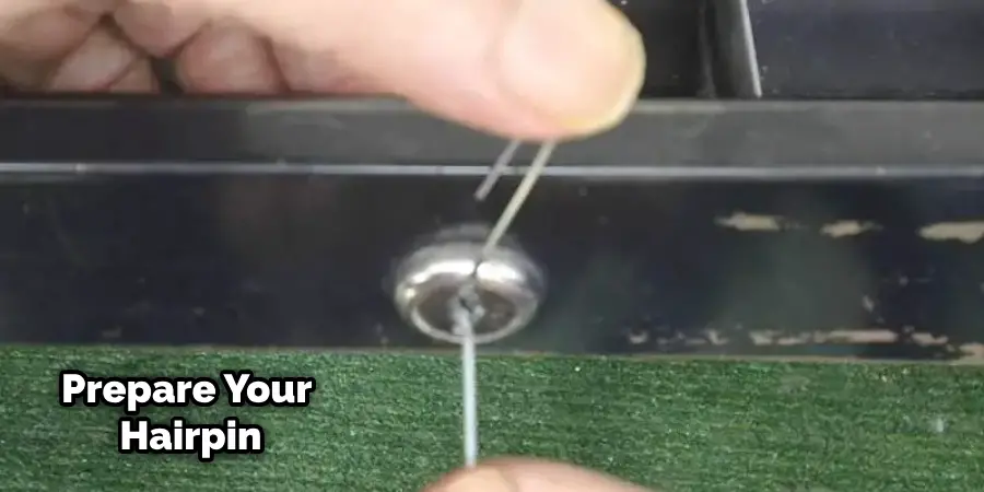 How to Open a Drawer Lock with A Hairpin