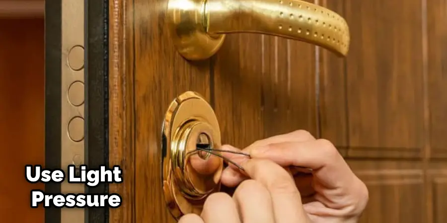 How to Open a Drawer Lock with A Hairpin